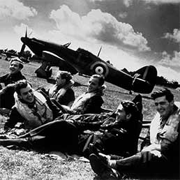 BoB pilots at Hawkinge. BoB pilots at Hawkinge.