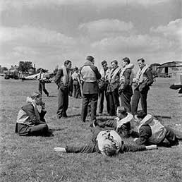 BoB pilots at Hawkinge. BoB pilots at Hawkinge.