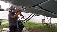 After the coronavirus government regulations, caused 7 weeks delay, Julian is finally able to start spraying the fuselage underside.